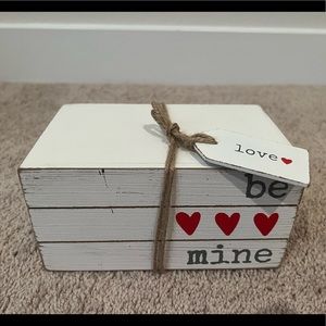 Valentines Day distressed block